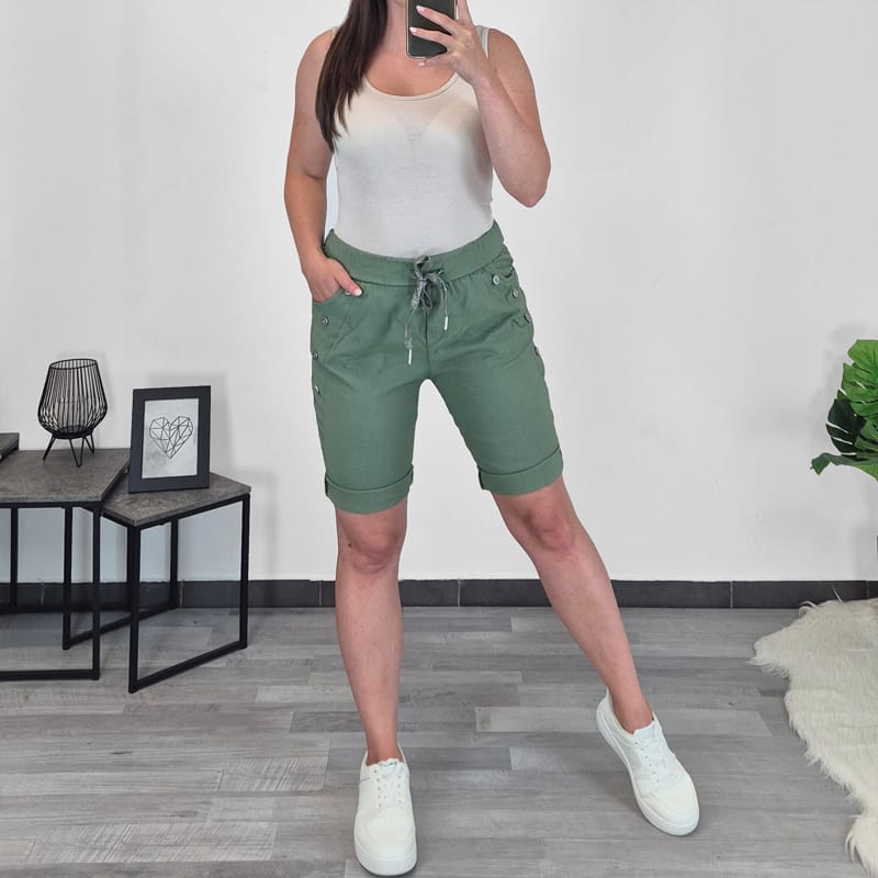 20250630_142728 KRATKE HLAČE 22230 3/4 OLIVNE - slika 1