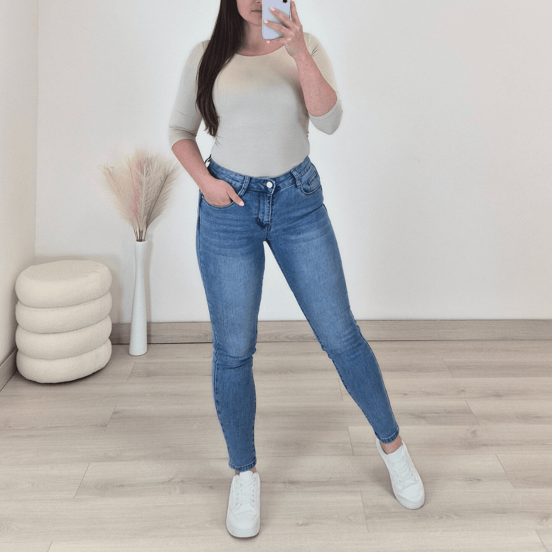 14 PUSH UP JEANS HLAČE L6202