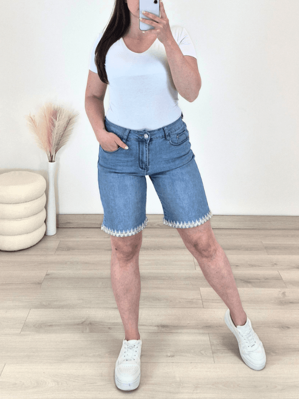 KRATKE PUSH UP JEANS HLAČE A1388