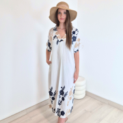 OBLEKA 651 BELA